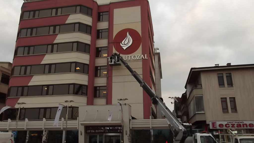 ÇAYYOLU'NDA MANLIFT KIRALAMA